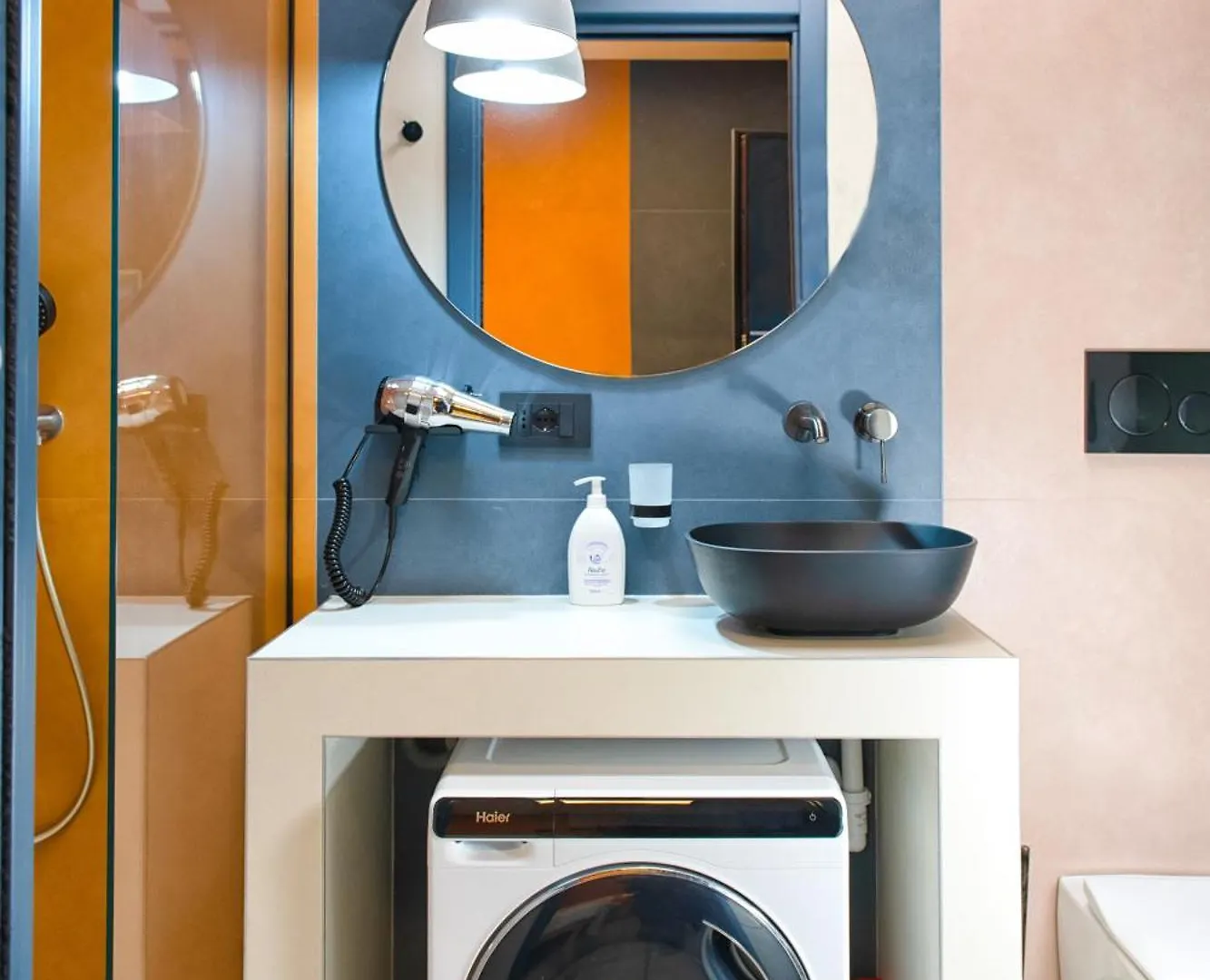 Rainbow Colorful Studio By Central Station Milan Apartment